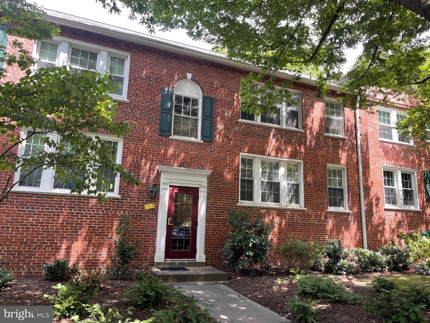 1913 N Rhodes St unit 18, Arlington, VA 22201 - photo 1