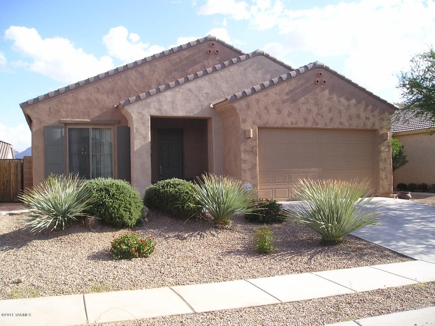 1215 W Rodriguez