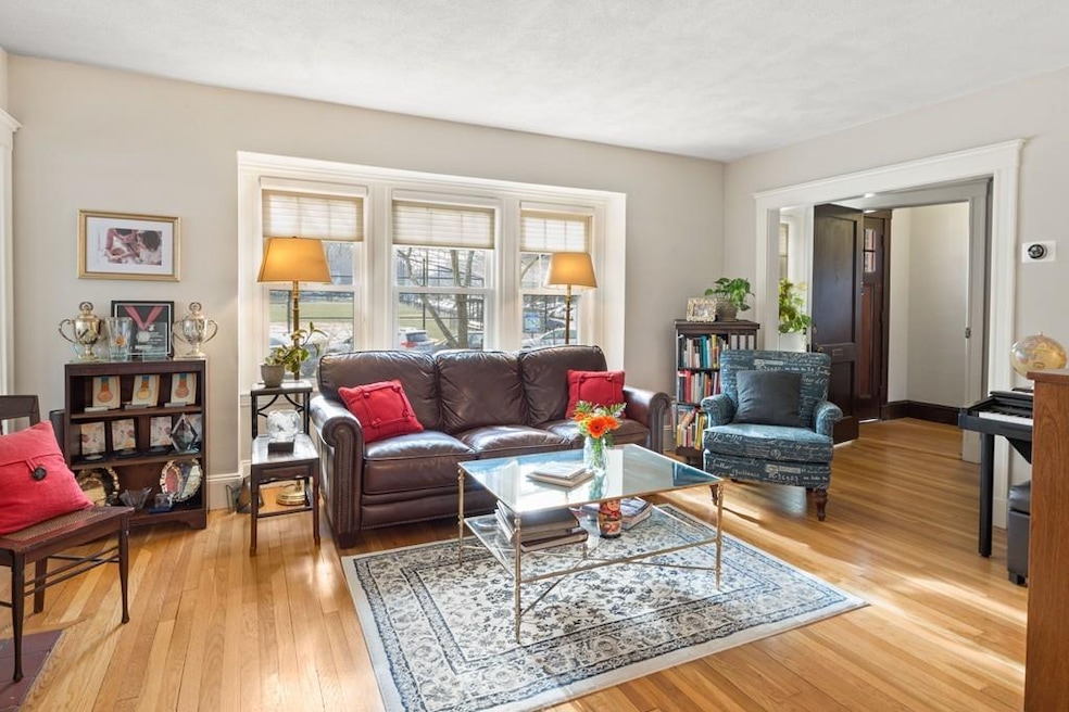 89 Elm Rd unit 1, Newtonville, MA 02460 - photo 1