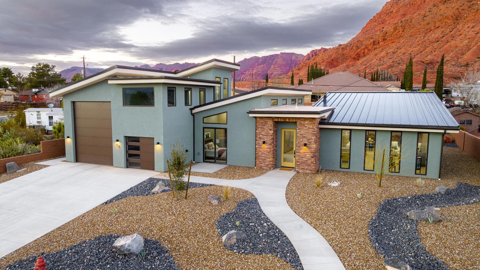 70 W 300 N, Ivins, UT 84738 - photo 1