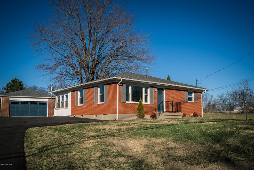 7111 E Manslick Rd, Louisville, KY 40228 - photo 1