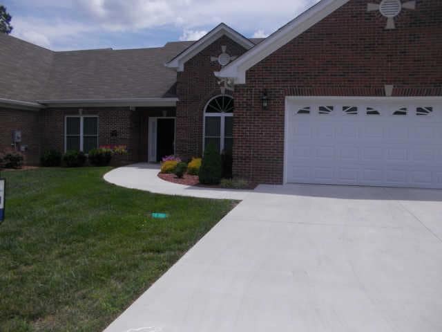 147 Magnolia Glen Cir, Manchester, TN 37355 - photo 1