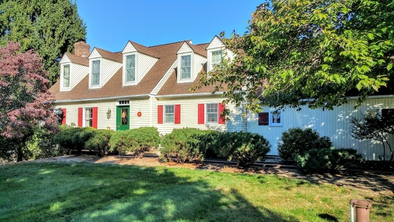 442 Buckhorn Dr, Belvidere, NJ 07823 - photo 1