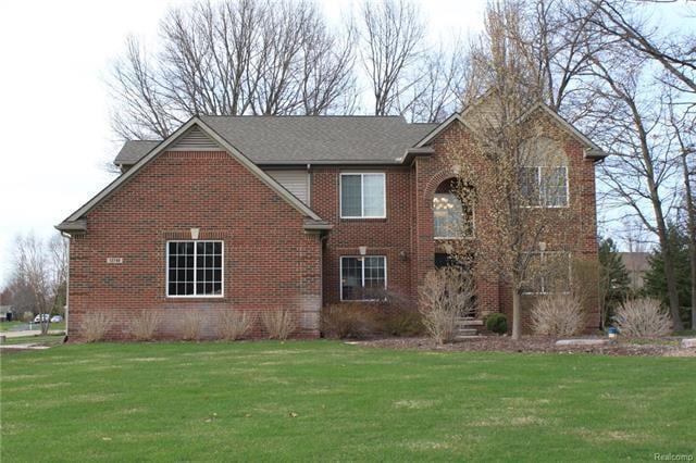 GORGEOUS COLONIAL WITHIN HIGHLY DESIRABLE LAKESIDE
