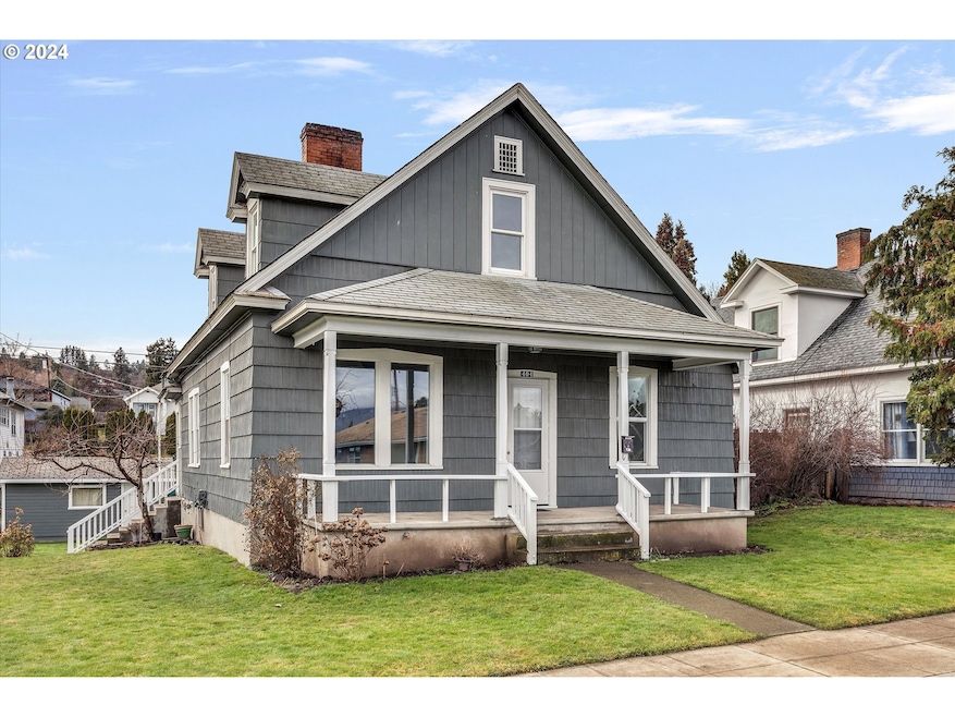 404 W 7th St, the Dalles, OR 97058 - photo 1