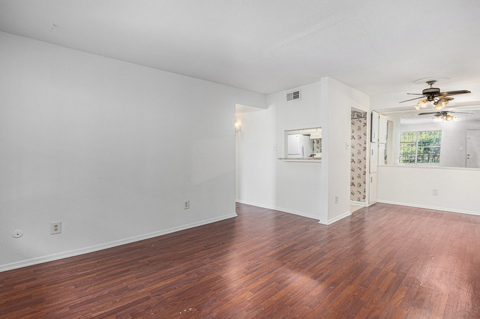 6161 Reims Rd unit 103, Houston, TX 77036 - photo 1