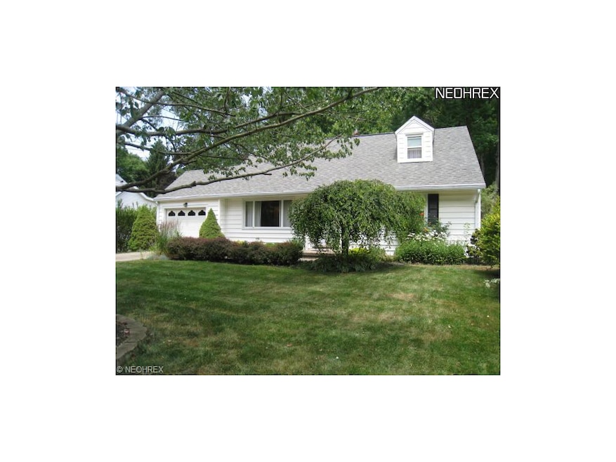 Nice 3 bedroom, 2 full bath bungalow with private 