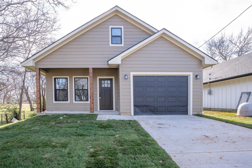 1138 Alvarado St unit B, Cleburne, TX 76031 - photo 1