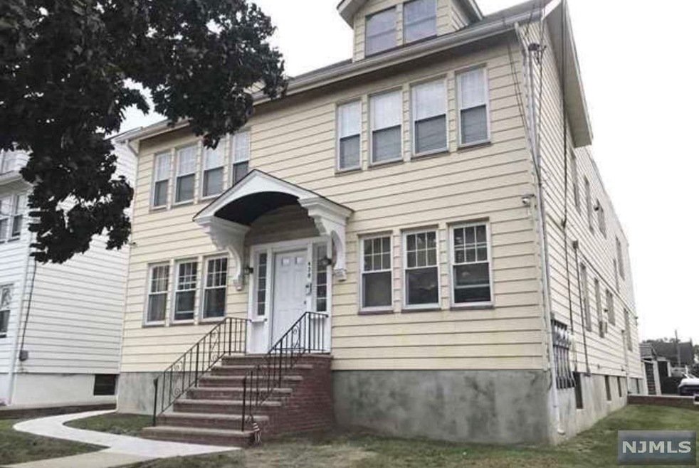 428 Fern Ave unit 2L, Lyndhurst, NJ 07071 - photo 1