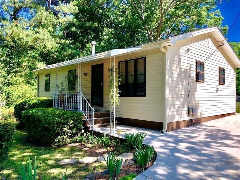 833 Oak Dr, Riverdale, GA 30274 - photo 1