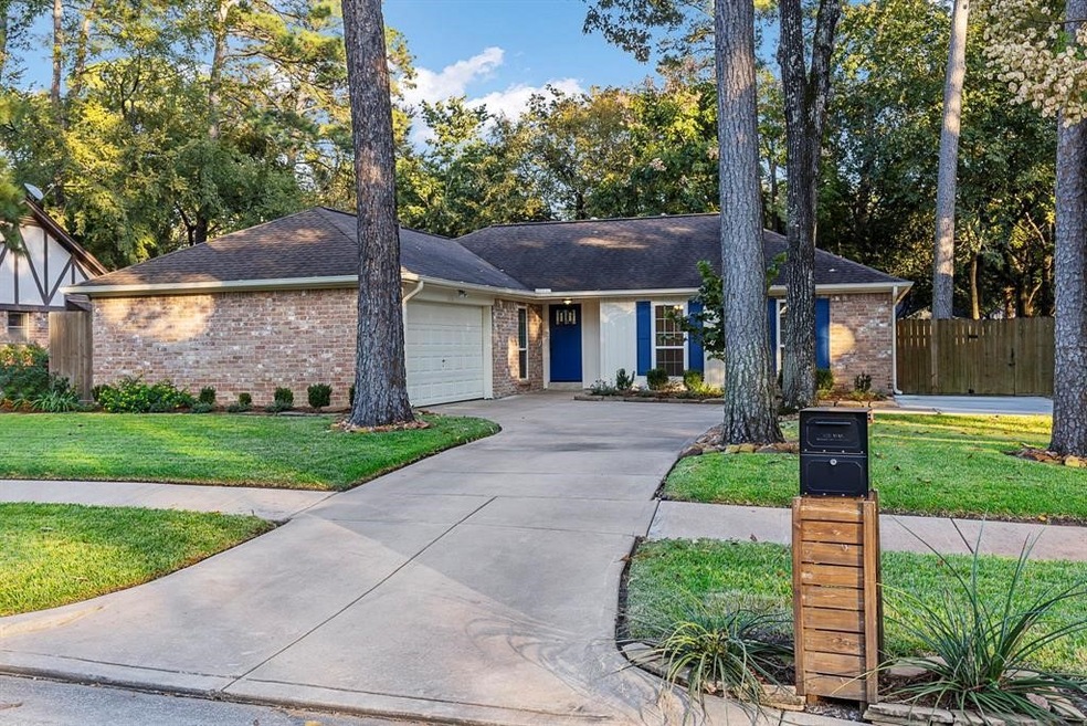 15106 Forest Lodge Dr, Houston, TX 77070 - photo 1