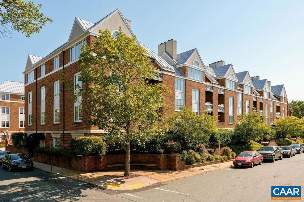 253 E Jefferson St unit 27, Charlottesville, VA 22902 - photo 1