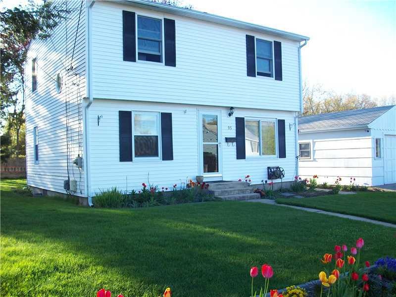 95 Endicott Dr, Warwick, RI 02886 - photo 1