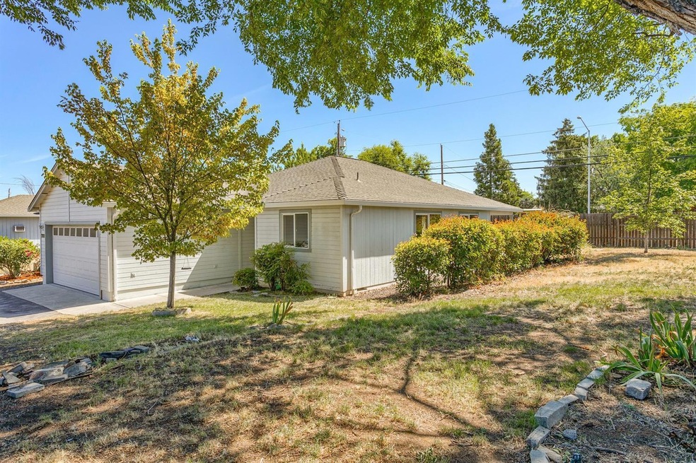 7808 Fallbrook Ln, White City, OR 97503 - photo 1