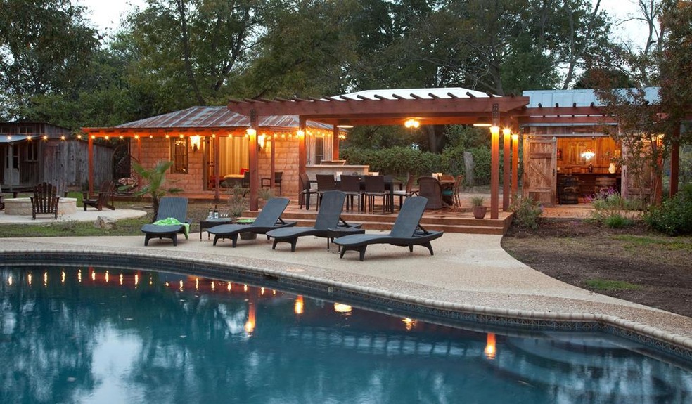 607 W San Antonio St, Fredericksburg, TX 78624 - photo 1