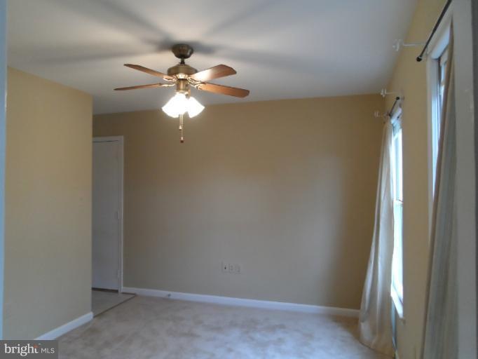 17379 Hilltop Dr, Purcellville, VA 20132 - photo 1