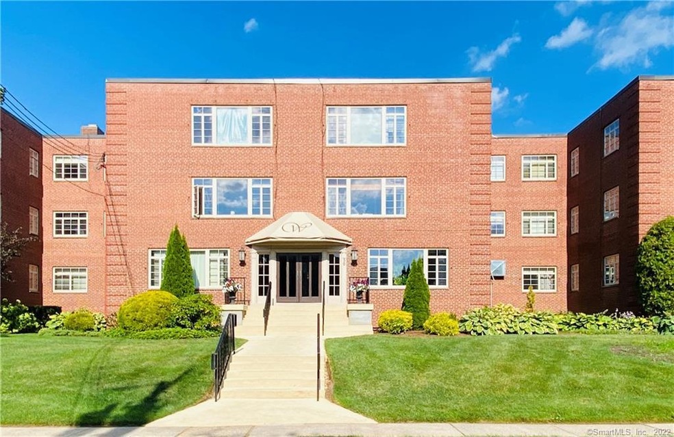 30 Outlook Ave unit 304, West Hartford, CT 06119 - photo 1