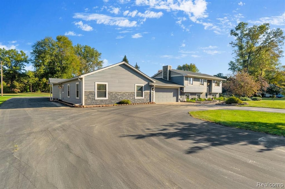 27520 West Rd, New Boston, MI 48164 - photo 1