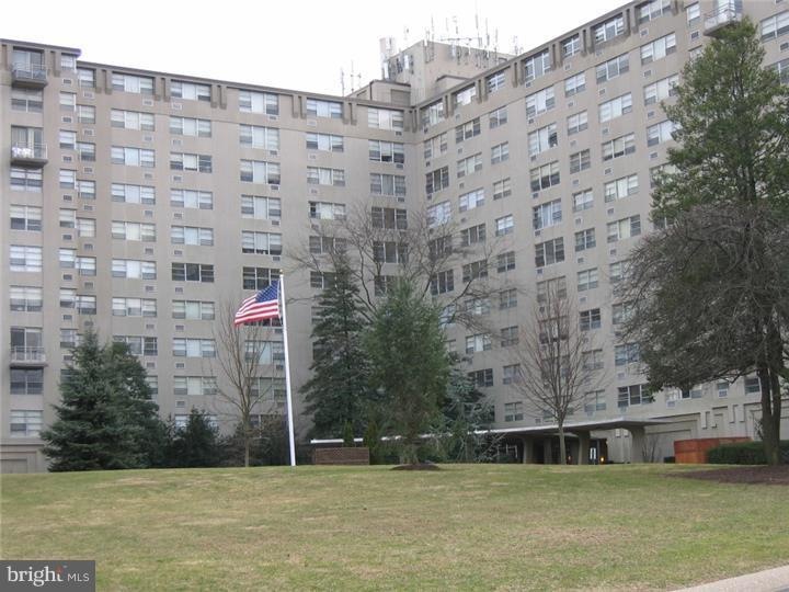 Radnor House unit 1012, Bryn Mawr, PA 19010 - photo 1