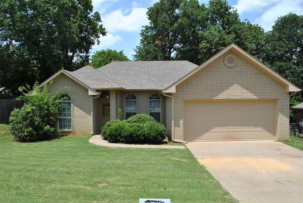 1629 W Washington St, Denison, TX 75020 - photo 1