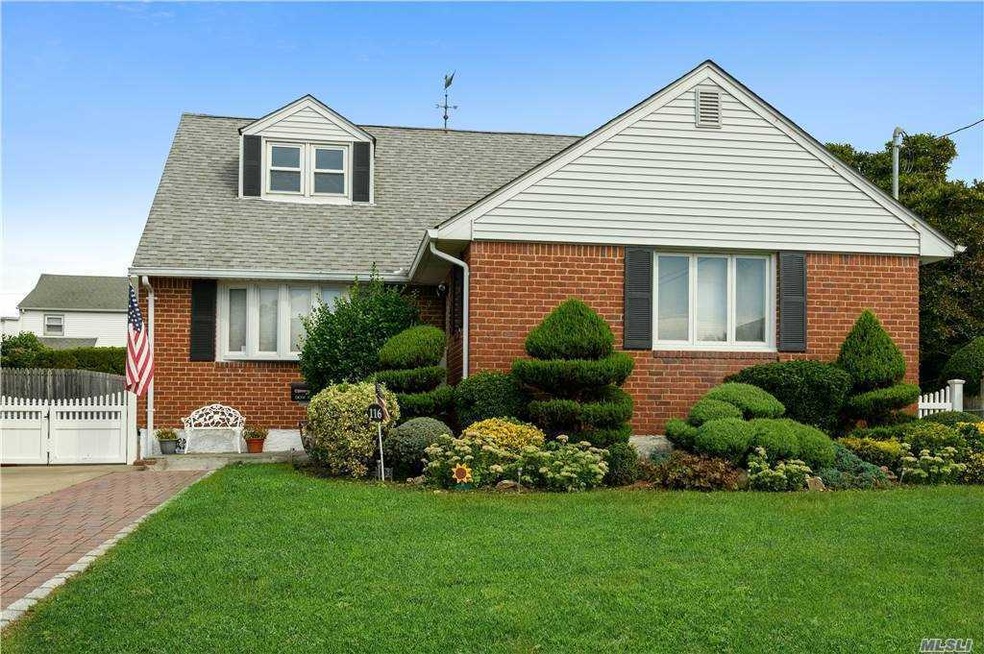 116 Dow Ave, Mineola, NY 11501 - photo 1
