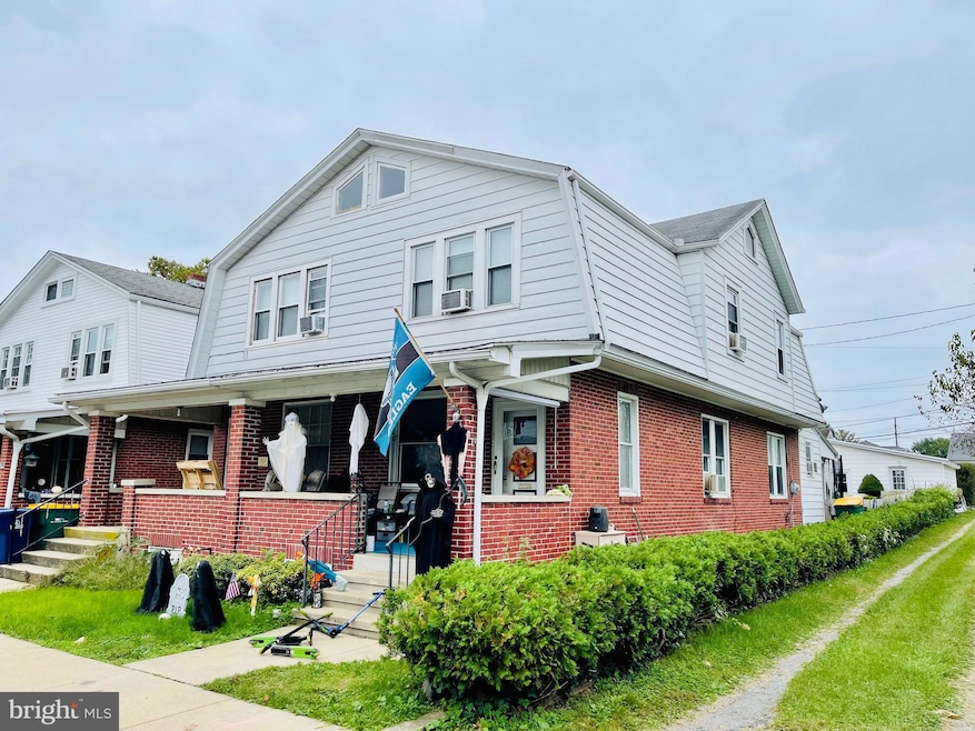 2408 Noble St, Reading, PA 19609 - photo 1