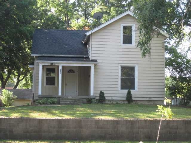 114 E Holmes Rd, Lansing, MI 48910 - photo 1