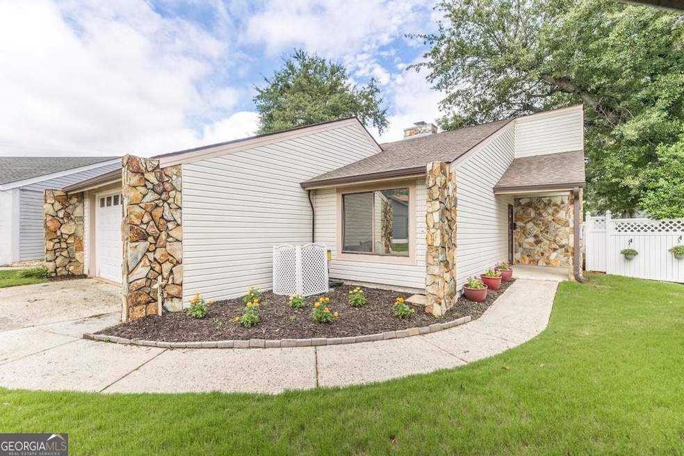 207 Atrium Ct, Warner Robins, GA 31088 - photo 1