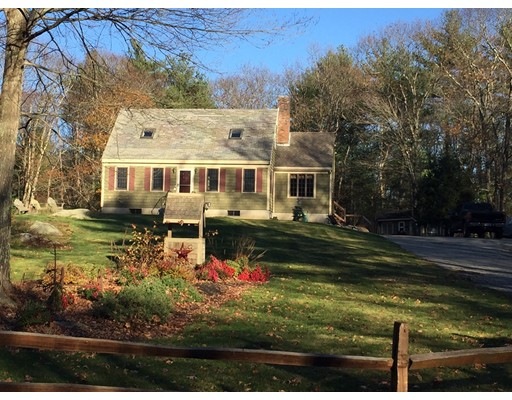 252 Leavitt St, Hingham, MA 02043 - photo 1