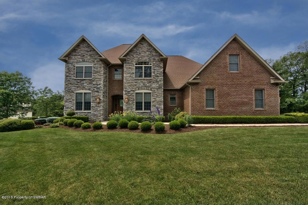 202 Greystone Dr, Shavertown, PA 18708 - photo 1