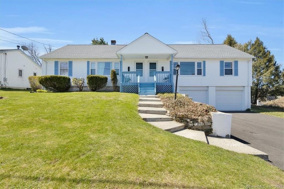 94 Pullen Ave, Oakville, CT 06779 - photo 1