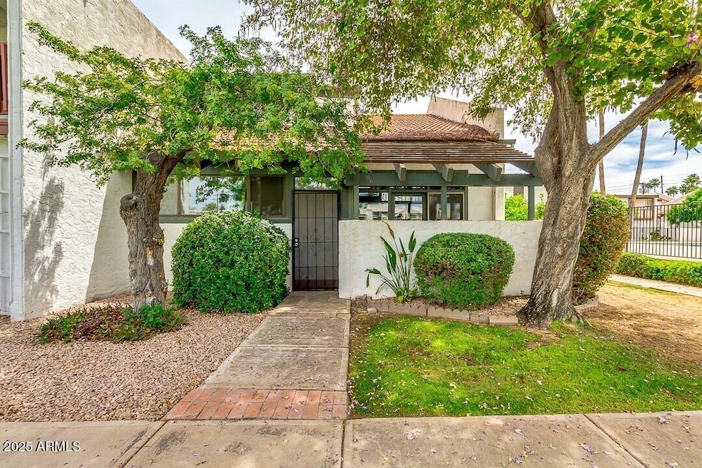 3135 S Fairfield Dr, Tempe, AZ 85282 - photo 1