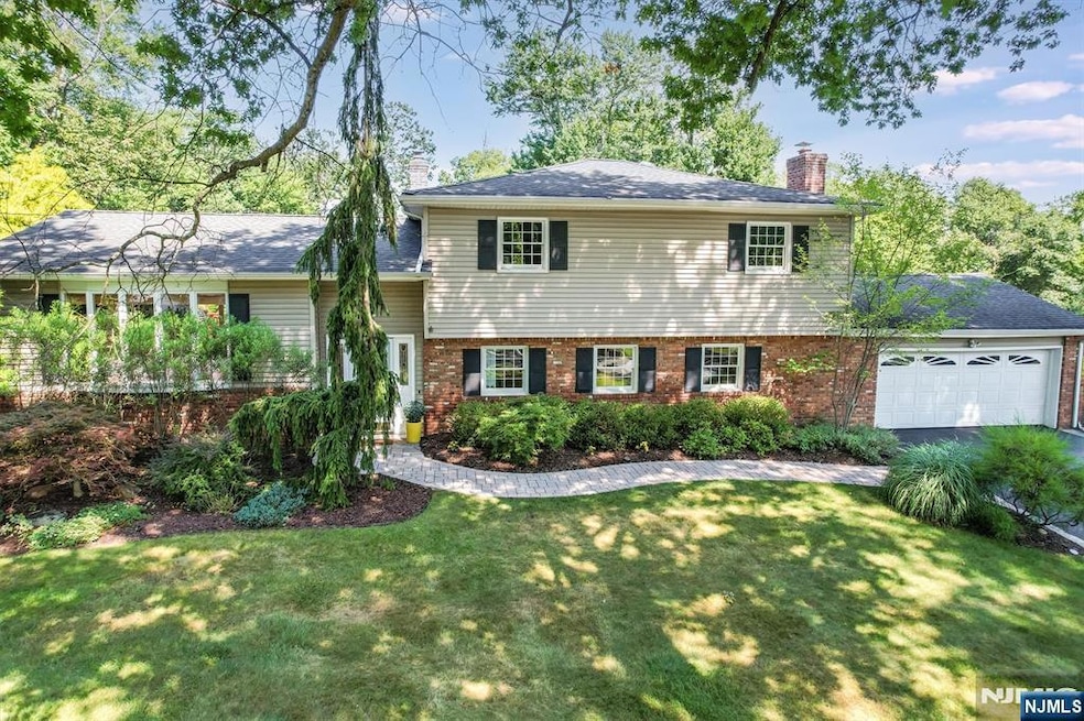 Sold $1,175,000 • Co-Listing Agent