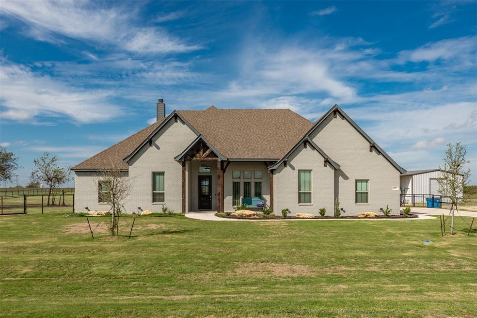 387 Red Bird Dr, Springtown, TX 76082 - photo 1