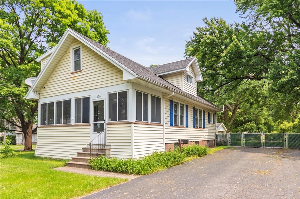For Sale $149,900 • Co-Listing Agent