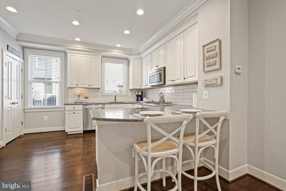 919 N Alfred St, Alexandria, VA 22314 - photo 1