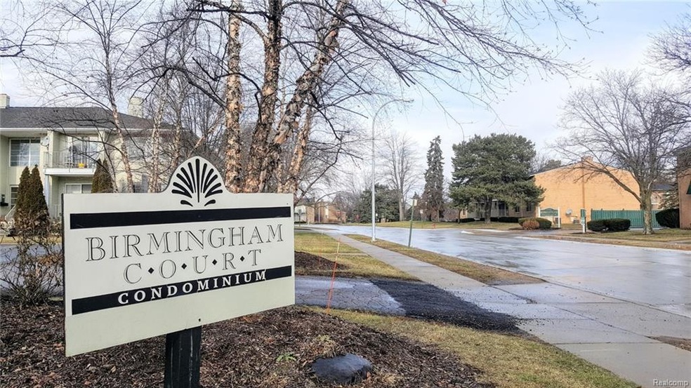 1935 Axtell Dr unit 4, Troy, MI 48084 - photo 1