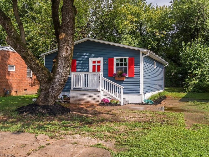 Move in Ready 2 BR/1.5BA  fully renovated with new flooring, windows, paint and more!