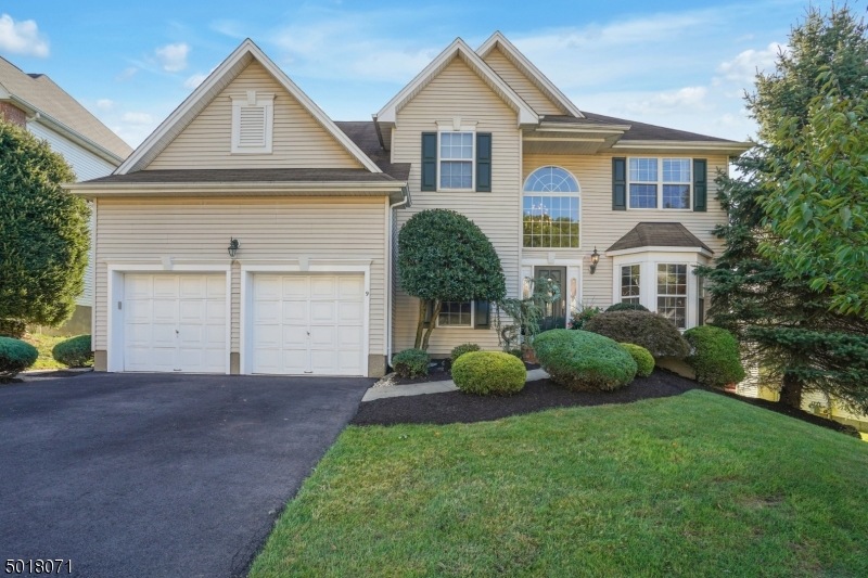 9 Wingate Way, Green Brook, NJ 08812 - photo 1