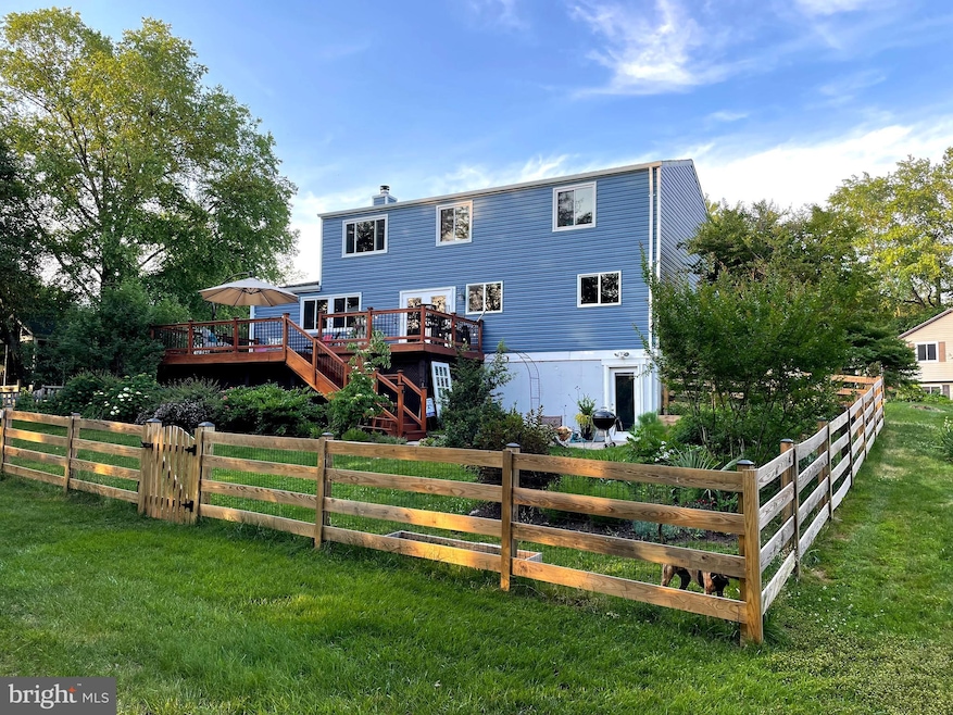 12817 Gatepost Ct, Herndon, VA 20171 - photo 1