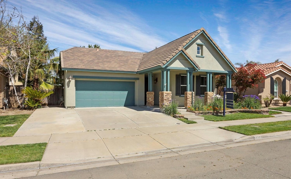 2372 Mendocino Dr, Oakdale, CA 95361 - photo 1