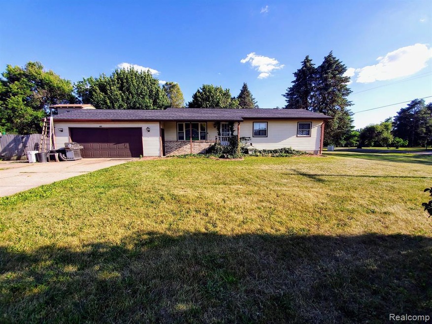 7385 Coldwater Rd, Flushing, MI 48433 - photo 1