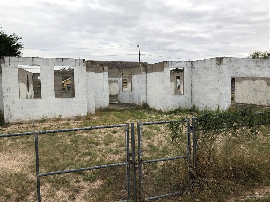 718 N Canna St, Pharr, TX 78577 - photo 1