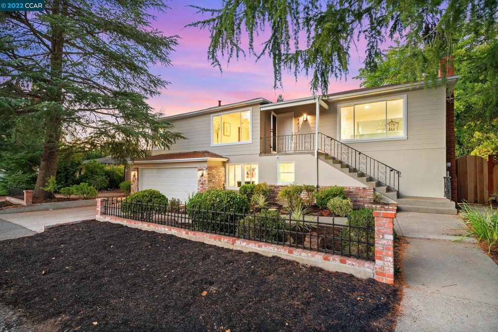 Sold $1,170,000 • Co-Listing Agent