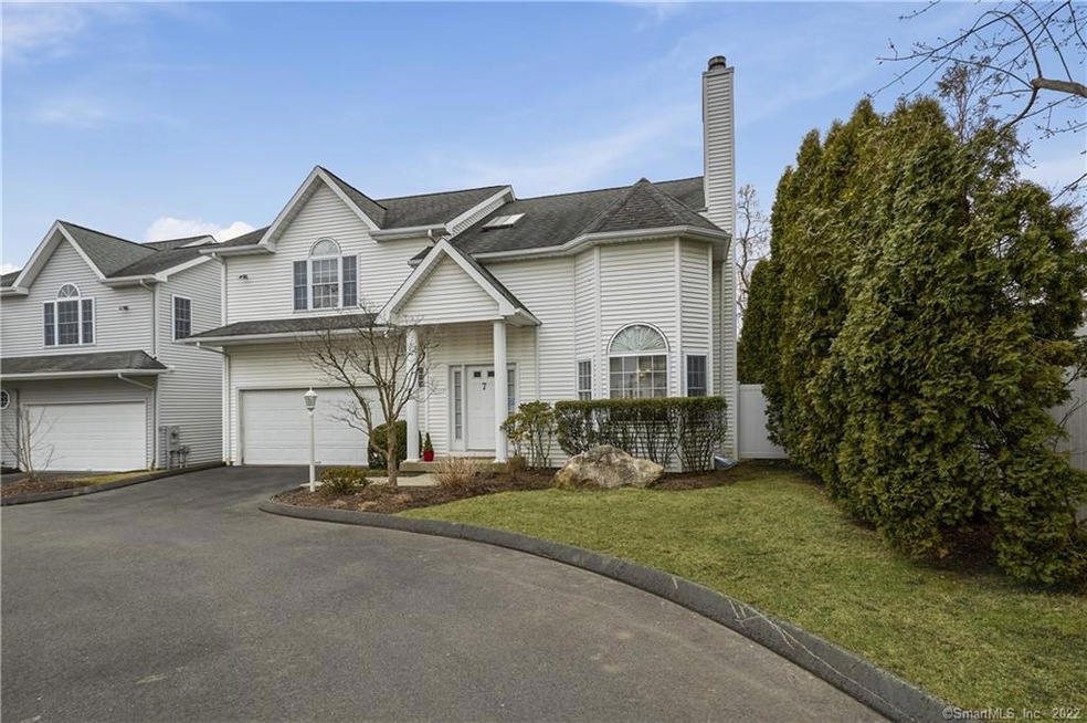 168 Colonial Rd unit 7, Stamford, CT 06906 - photo 1