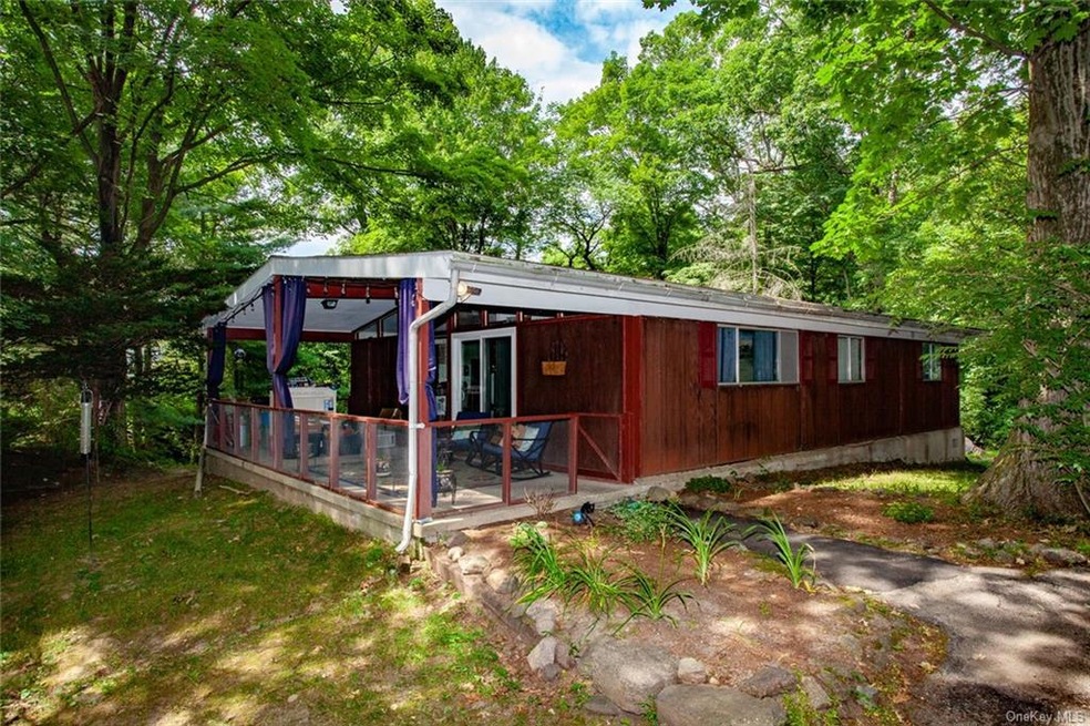 6 Travis Ln, Montrose, NY 10548 - photo 1