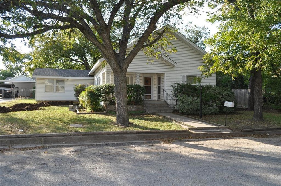 107 N Boundary St, Weatherford, TX 76086 - photo 1