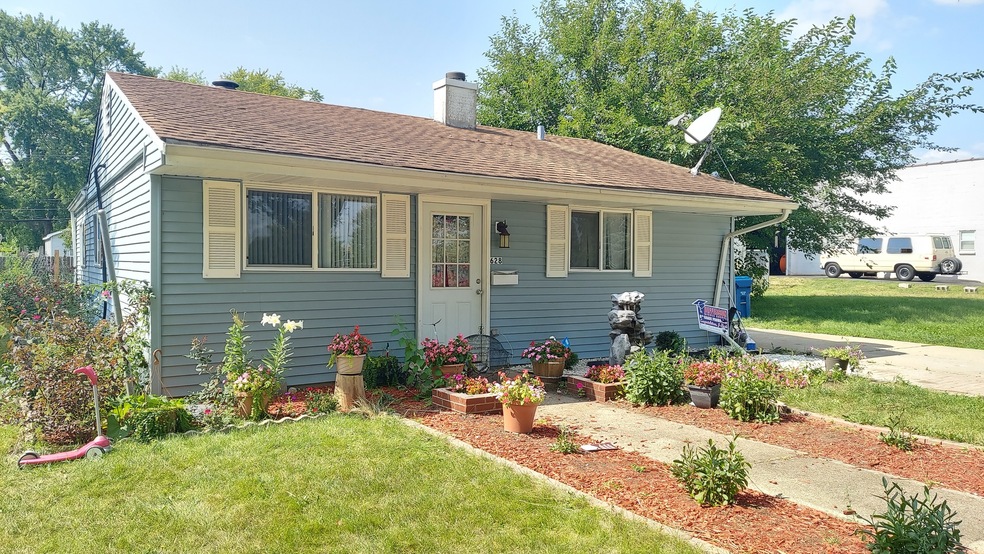 628 N Lancaster Ave, Aurora, IL 60506 - photo 1