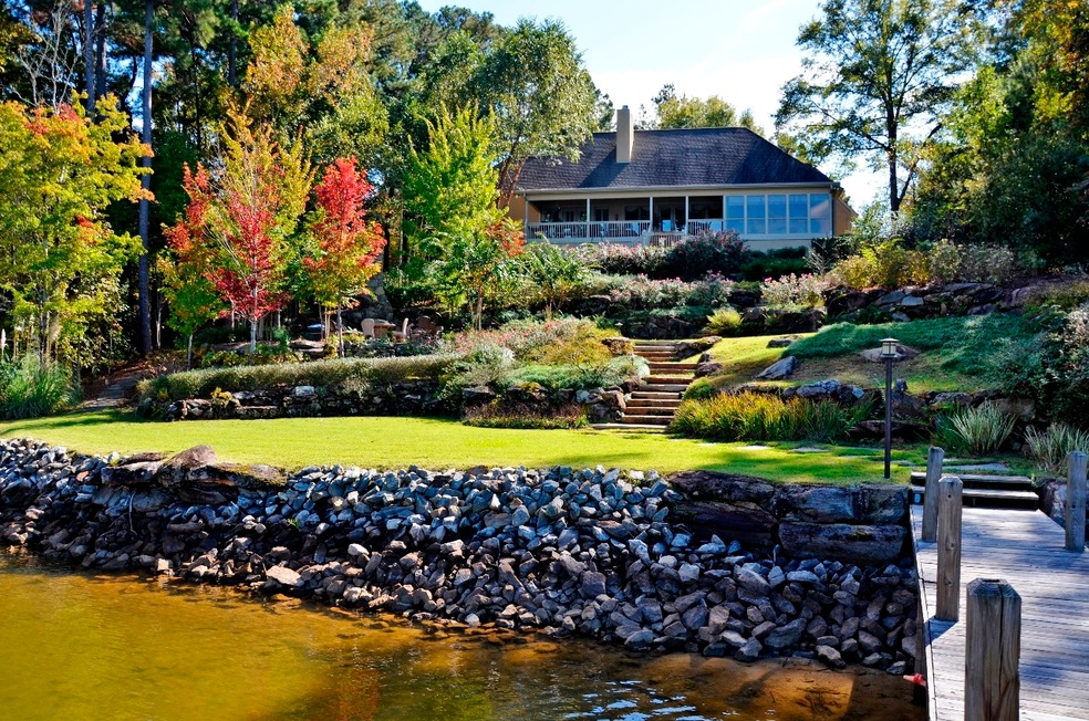 2004 River Oaks Drive