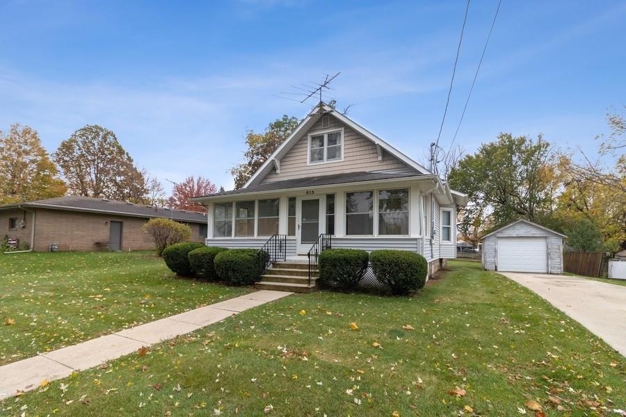 815 N 4th Ave E, Newton, IA 50208 - photo 1